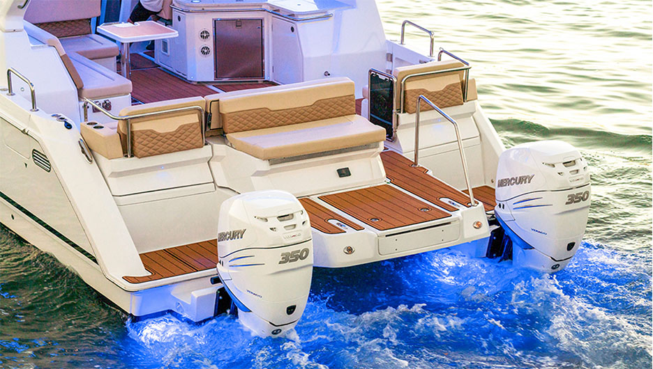 AQUILA36-SPORT-POWER-CATAMARAN-10