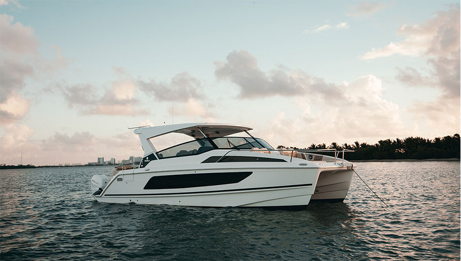 AQUILA36-SPORT-POWER-CATAMARAN-16