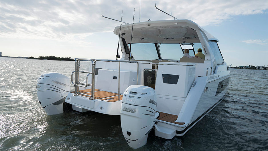 AQUILA36-SPORT-POWER-CATAMARAN-2