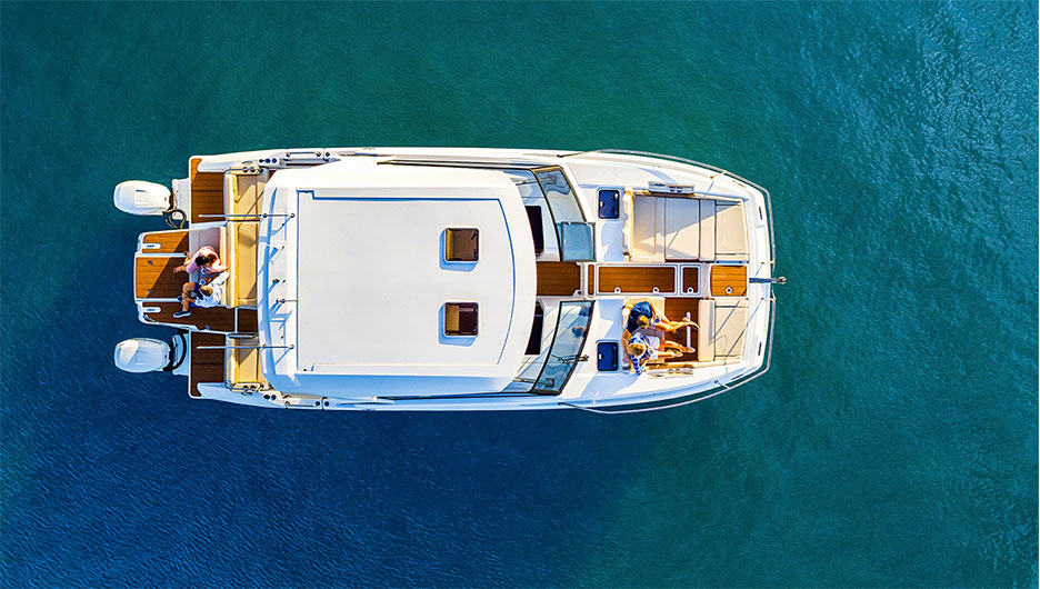 AQUILA36-SPORT-POWER-CATAMARAN-3