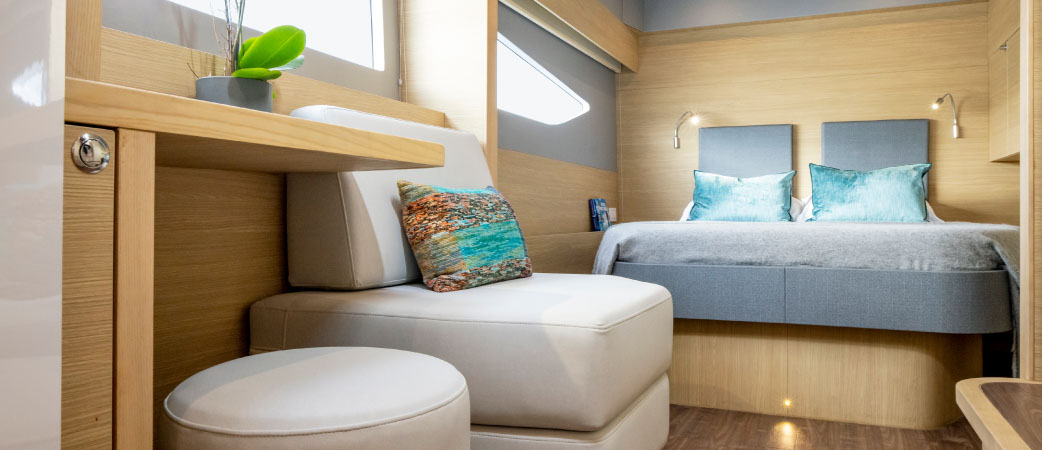 AQUILA54-yacht-POWER-CATAMARAN-4